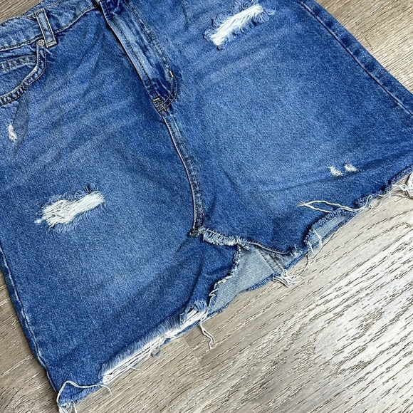 We the Free Free People Hallie Distressed Denim Skirt in Blue Women’s Sz 25 - Picture 4 of 10